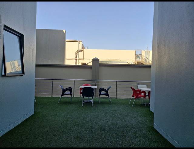 133M² OFFICE TO LET IN BARTLETT